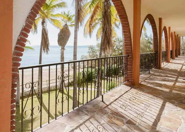 Hotel Rancho Buenavista 3*